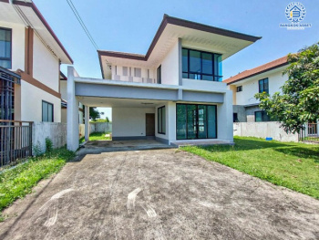 *****บ้านเดี่ยวมือสองย่านกรุงเทพฯ ม.สัมมากร นิมิตใหม่ เนื้อที่กว้าง 90 ตร.ว. ฟังก์ชัน 3 ห้องนอน 3 ห้องน้ำ ที่จอดรถ 3 คัน บ้านพร้อมอยู่ สภาพใหม่เอี่ยม ตั้งบนทำเลเดินทางสะดวก ใกล้ศูนย์การค้าแฟชั่น ไอส์แลนด์ เชื่อต่อถนนหลายสายทั้ง ถนนนิมิตใหม่ ถนนราษฎร์อุทิศ ฯลฯ จองเลย!